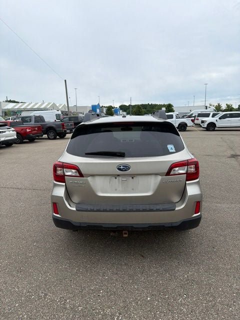 Used 2015 Subaru Outback 2.5i Premium AWD/4WD image 3