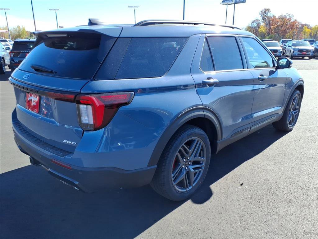 New 2026 Ford Explorer ST-Line image 3