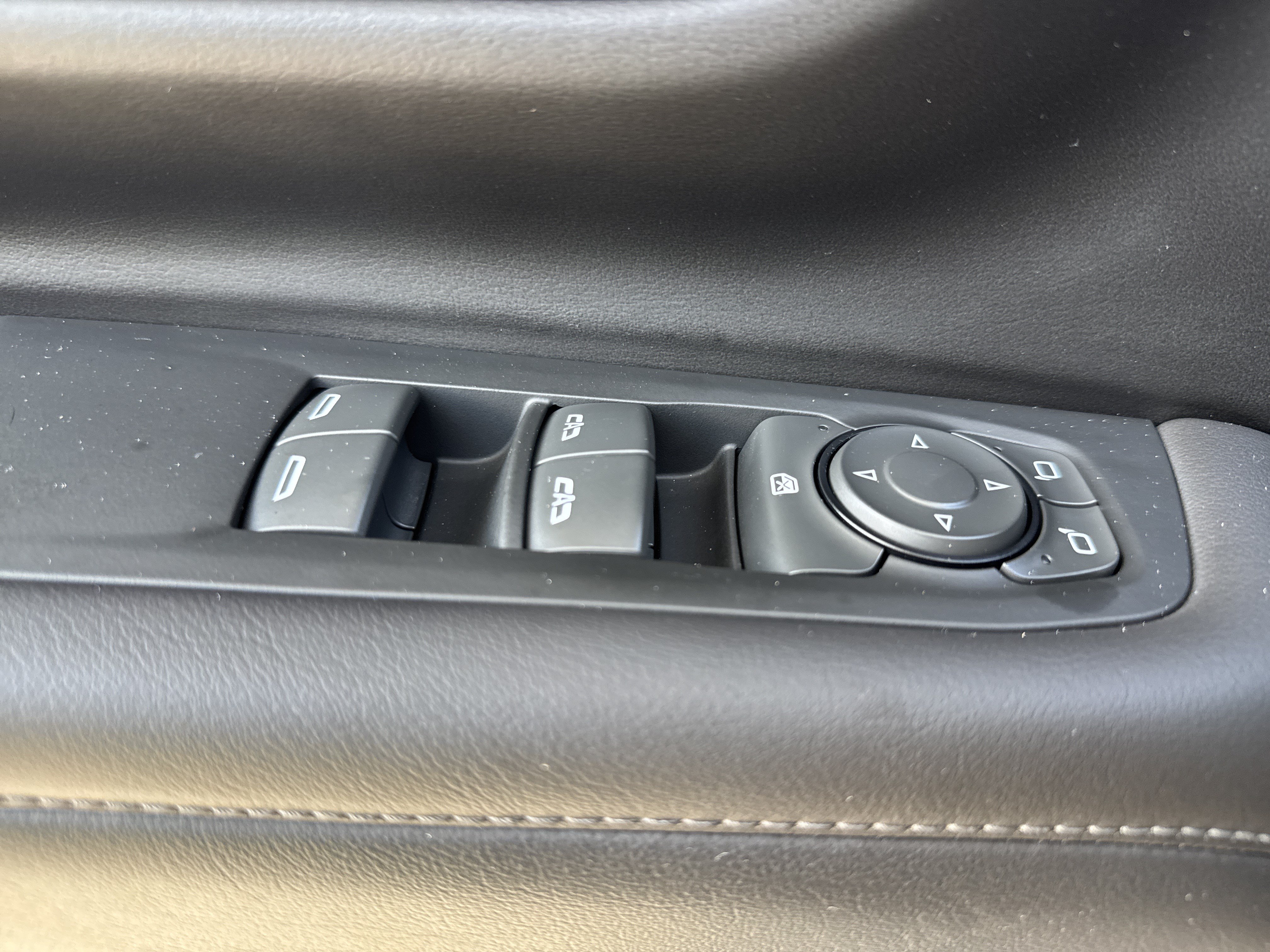 Used 2022 GMC Yukon SLE w/ Gmc Pro Safety Plus Package AWD/4WD image 14