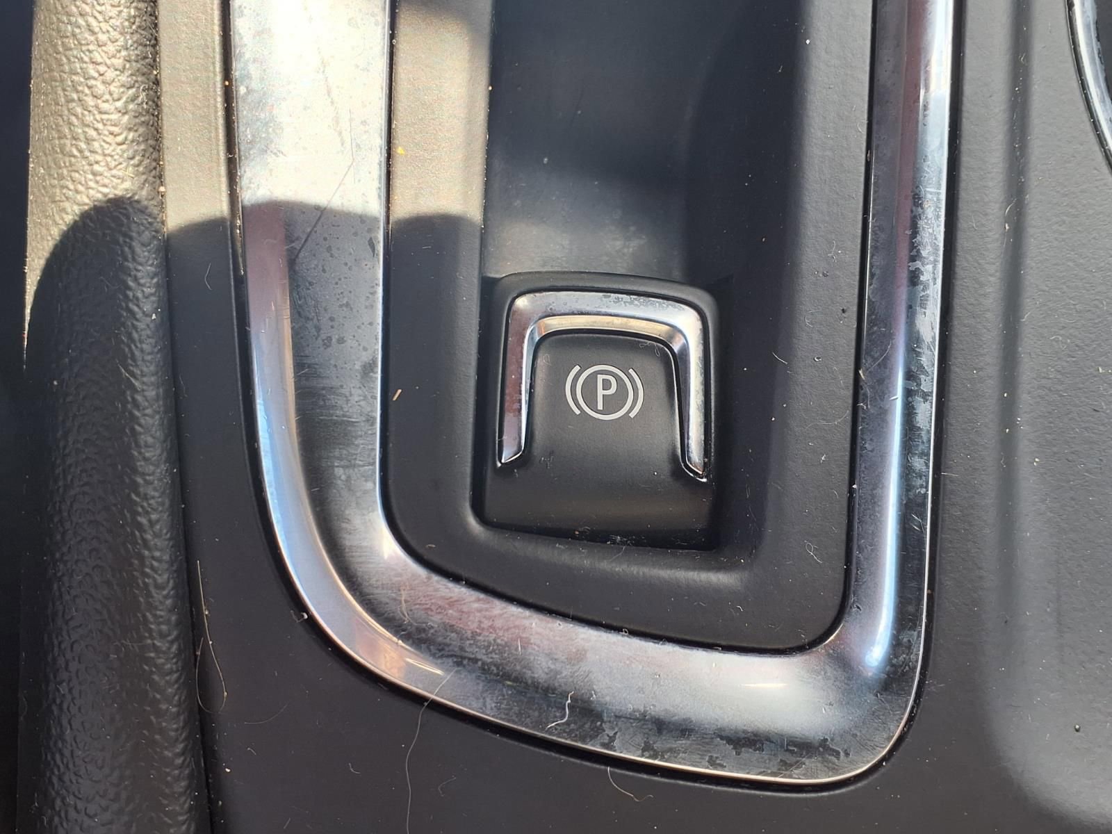 Used 2019 Chevrolet Equinox LT FWD image 12