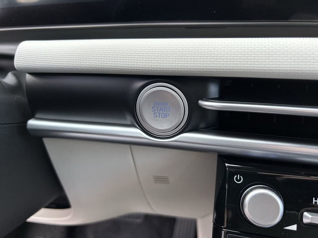 New 2026 Hyundai Tucson Blue SE image 27