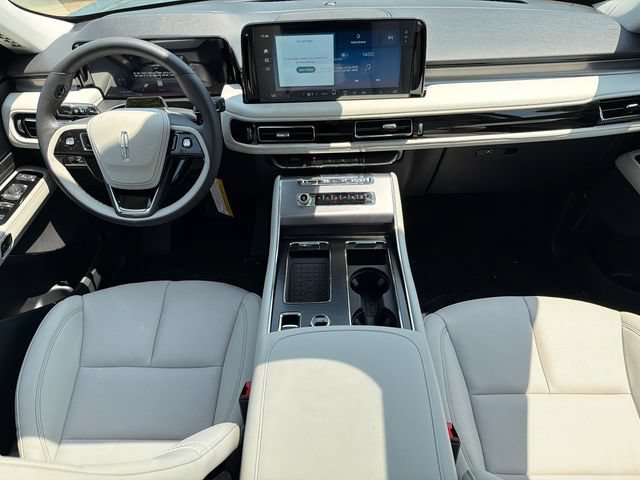 New 2026 Lincoln Aviator AWD w/ Jet Appearance Package image 24