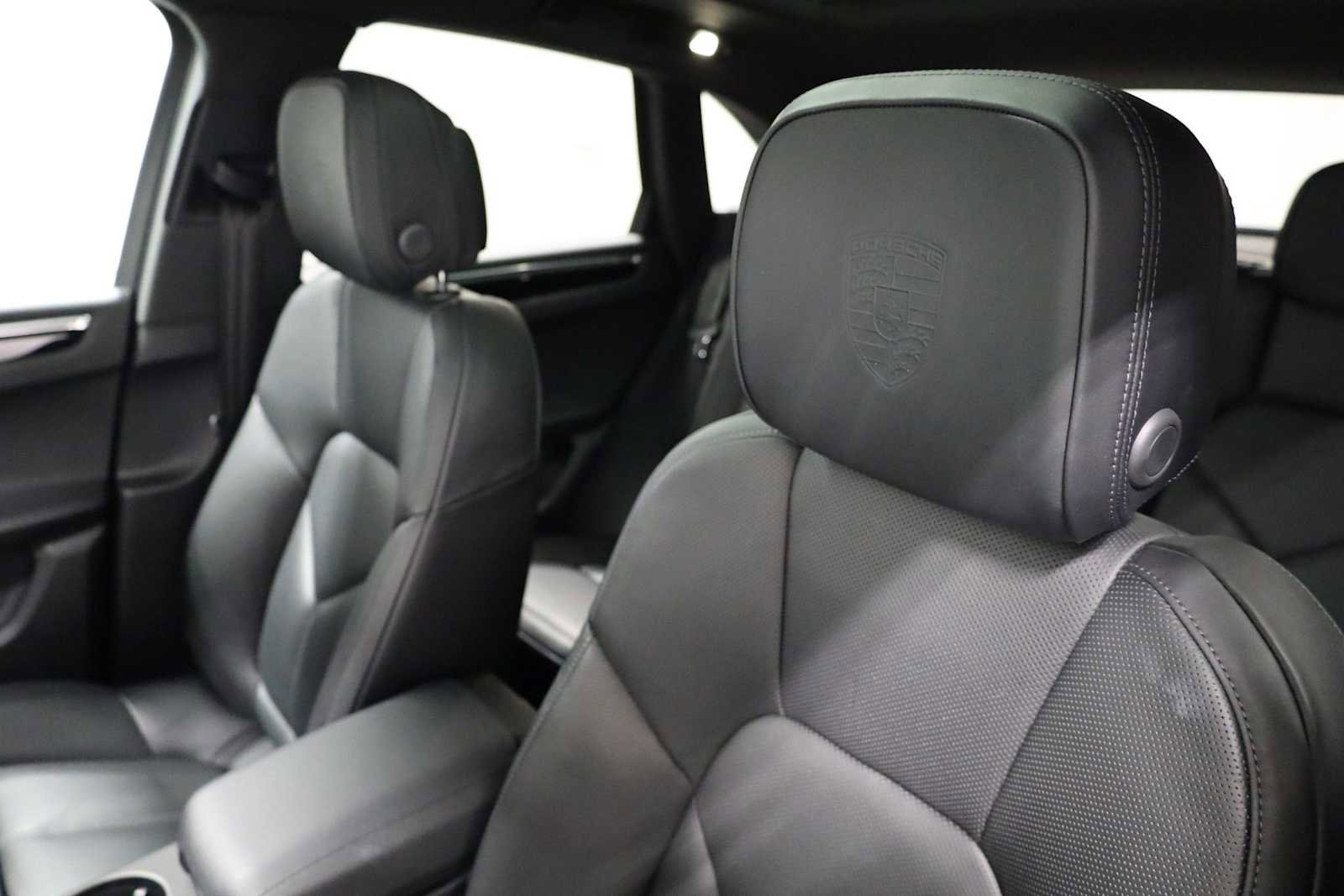 Certified 2025 Porsche Macan image 19
