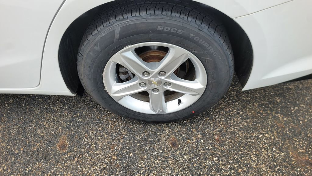 Used 2019 Chevrolet Malibu LS image 8