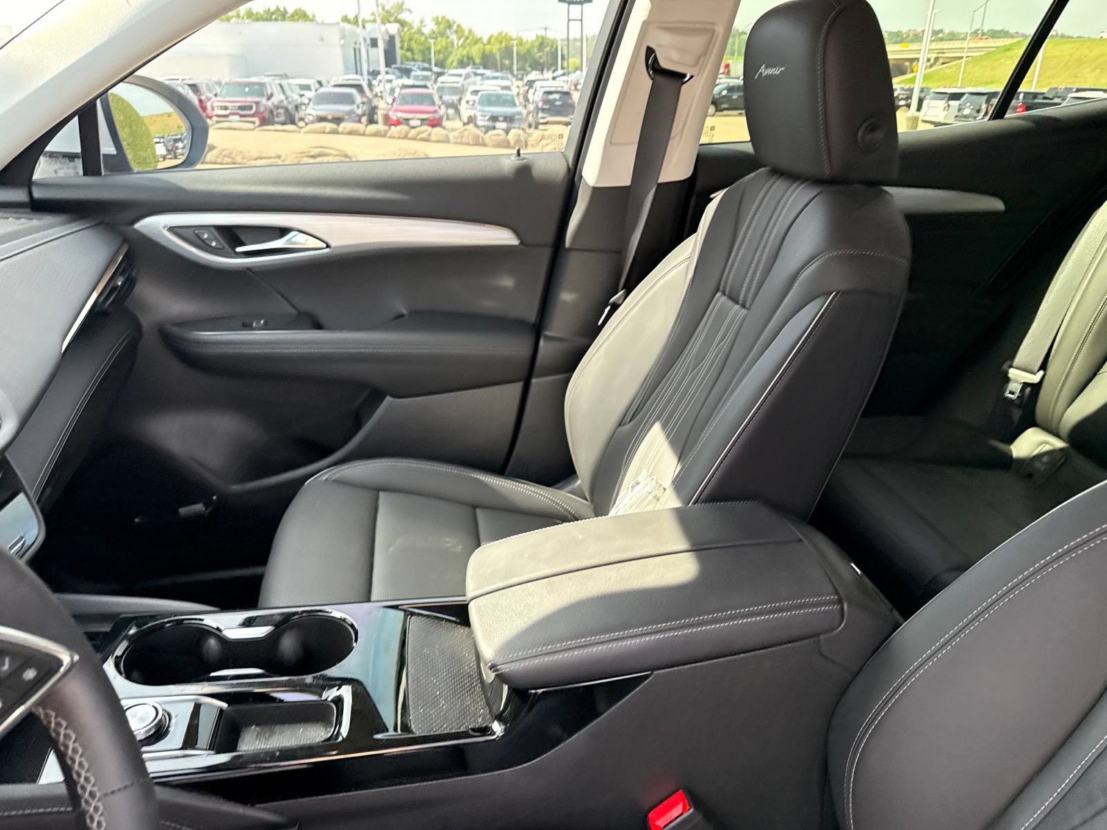 Used 2024 Buick Envision Avenir AWD/4WD image 19