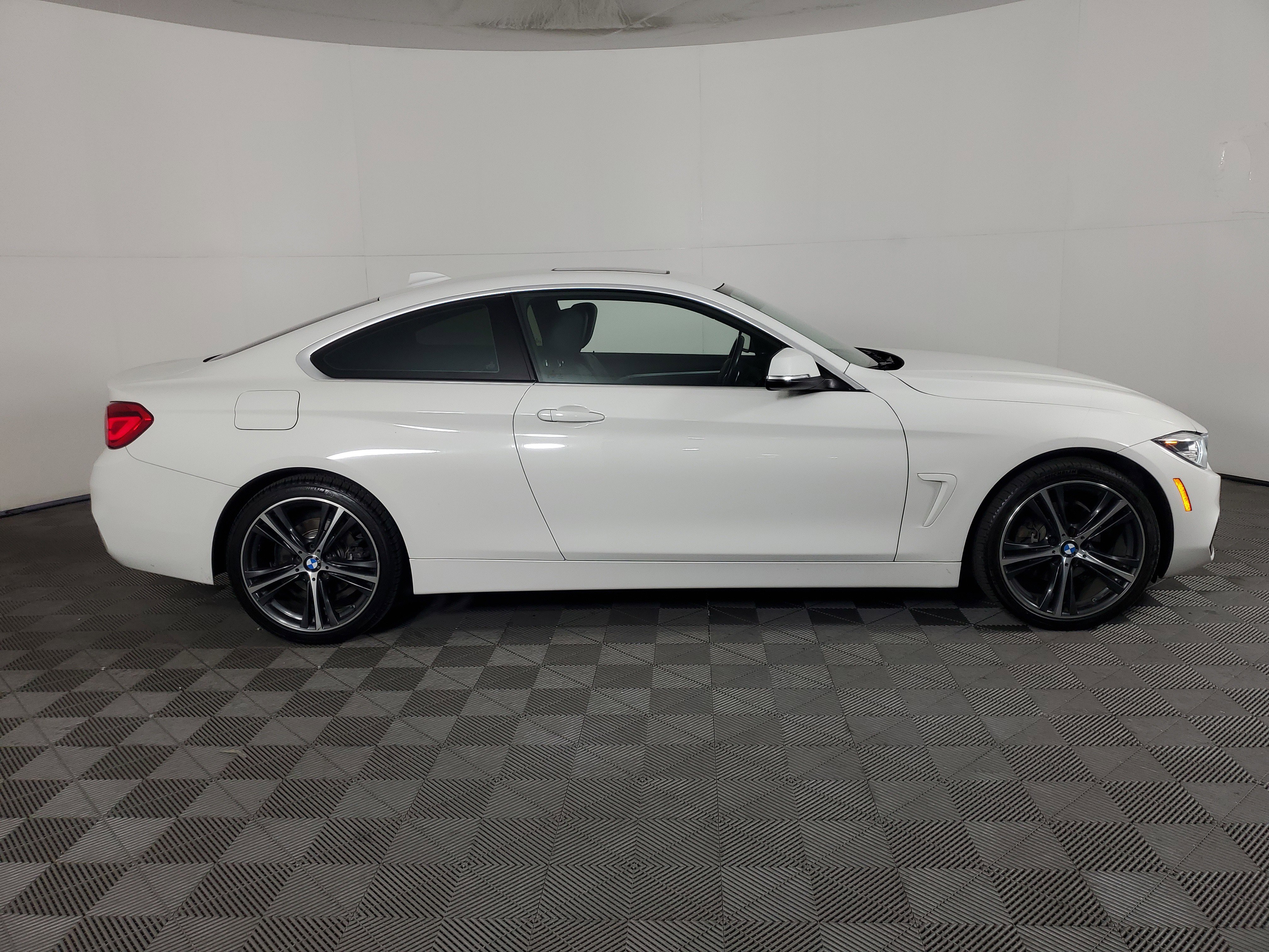 Used 2018 BMW 430i xDrive Coupe AWD/4WD image 3