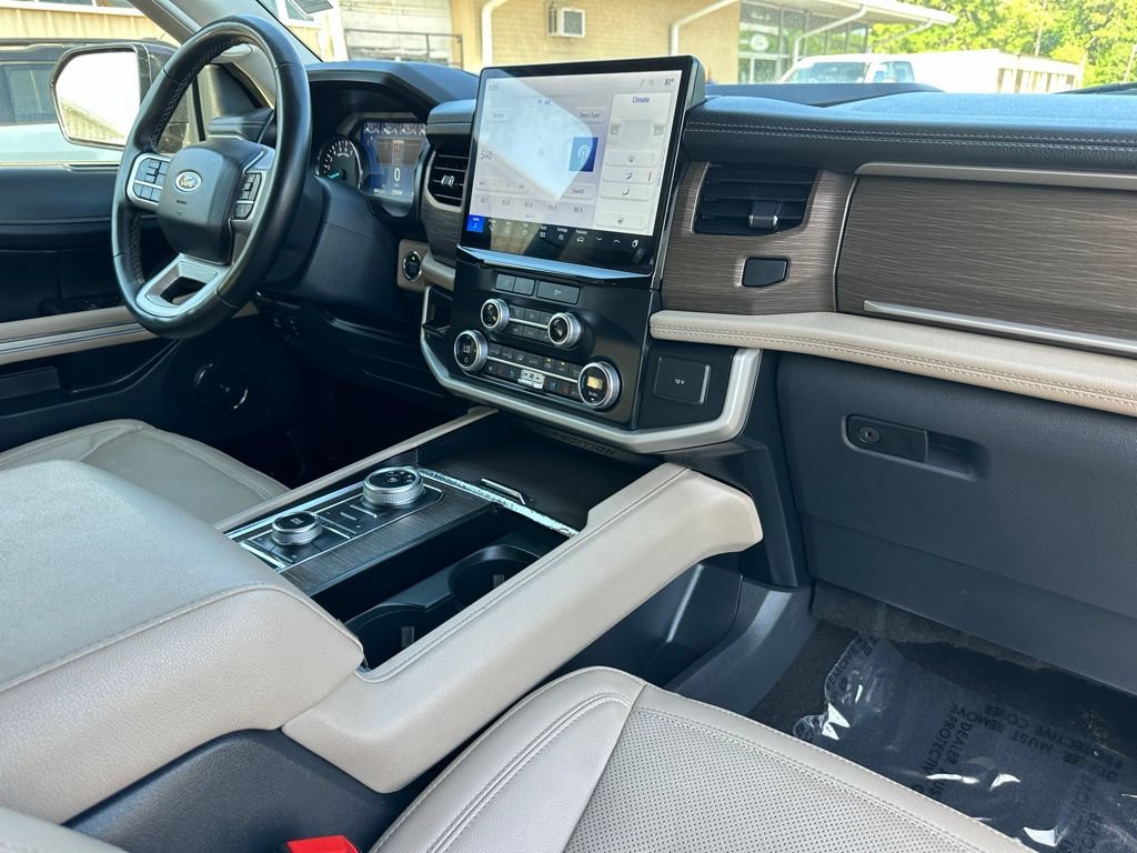 Used 2023 Ford Expedition Limited AWD/4WD image 18
