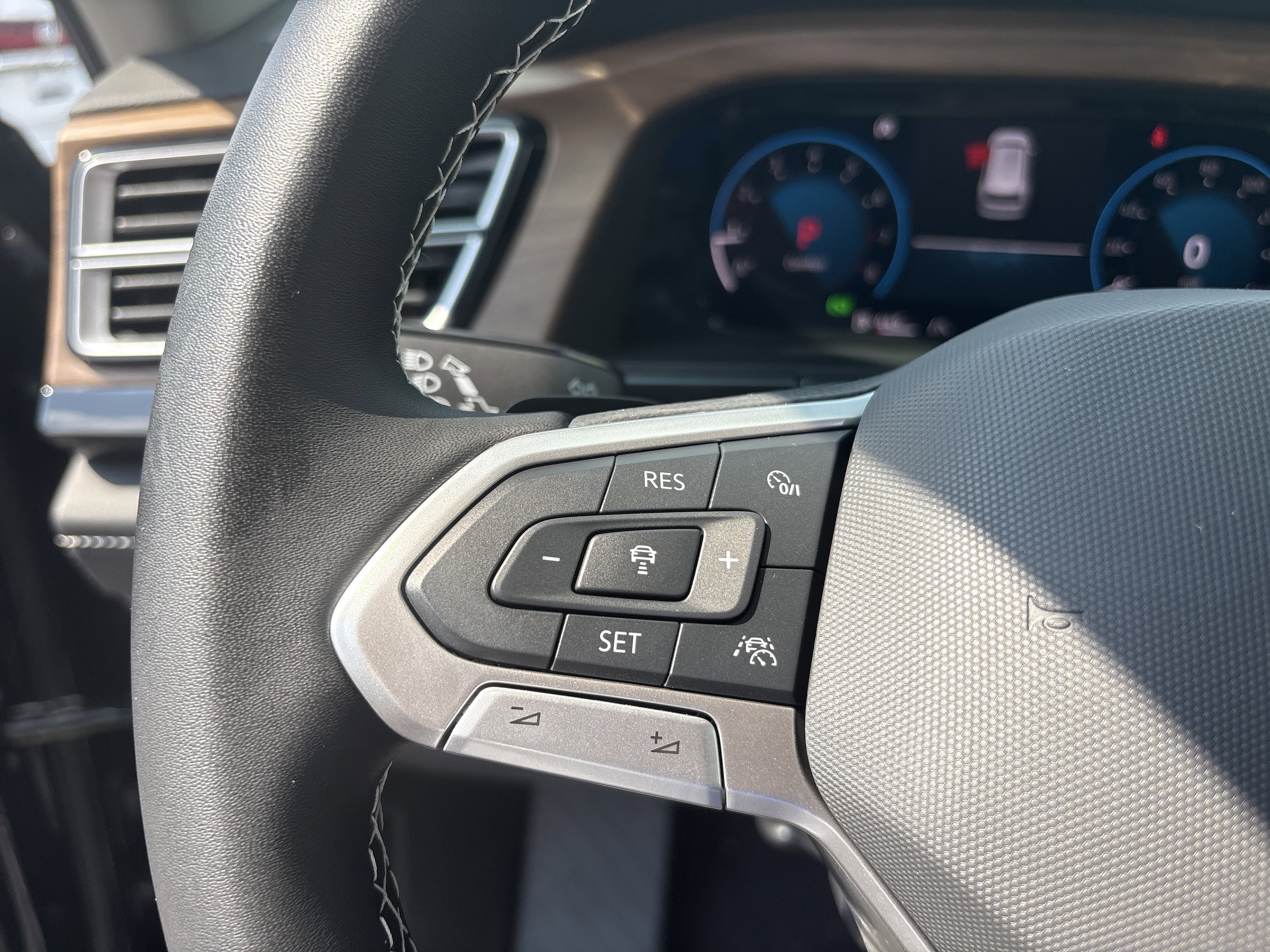 New 2026 Volkswagen Atlas SE image 15