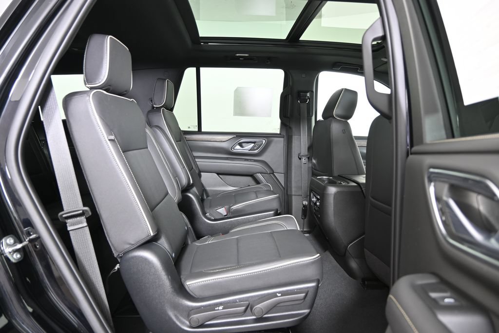 Used 2023 Chevrolet Tahoe Premier w/ Premium Package 2 AWD/4WD image 15