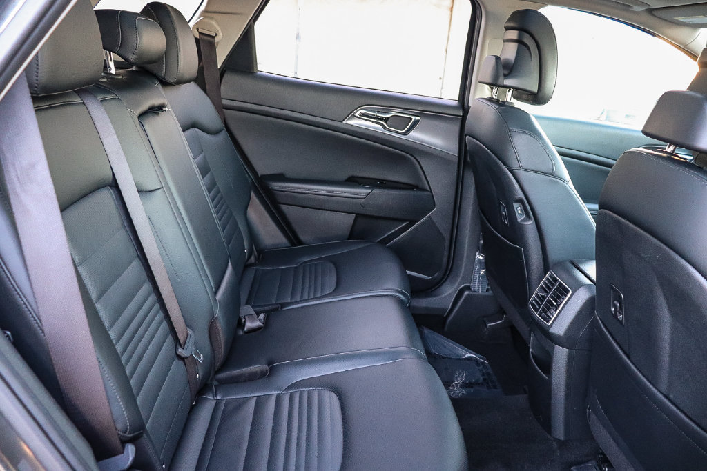 Used 2023 Kia Sportage SX FWD image 18