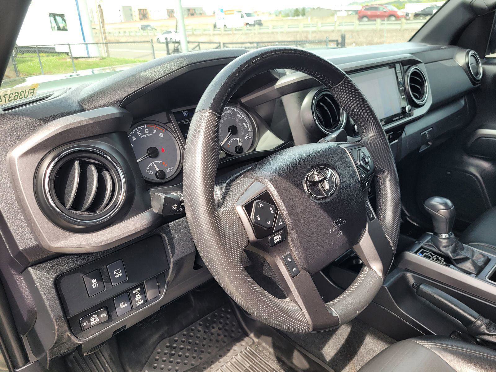 Used 2021 Toyota Tacoma TRD Off-Road w/ TRD Premium Off Road Package AWD/4WD image 12