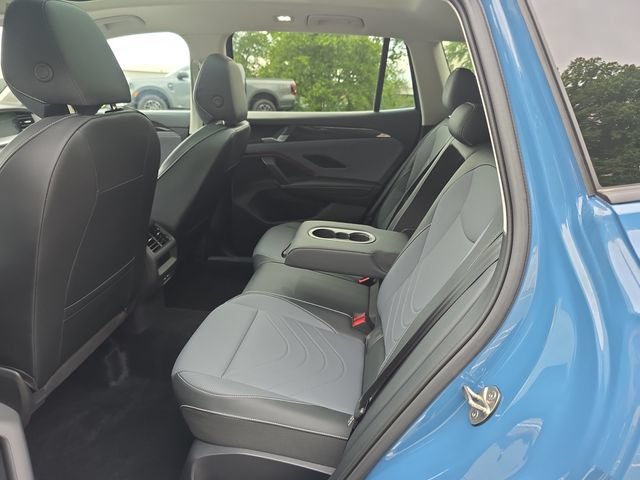 Certified 2026 Volkswagen Tiguan SE w/ Panoramic Sunroof Package AWD/4WD image 22