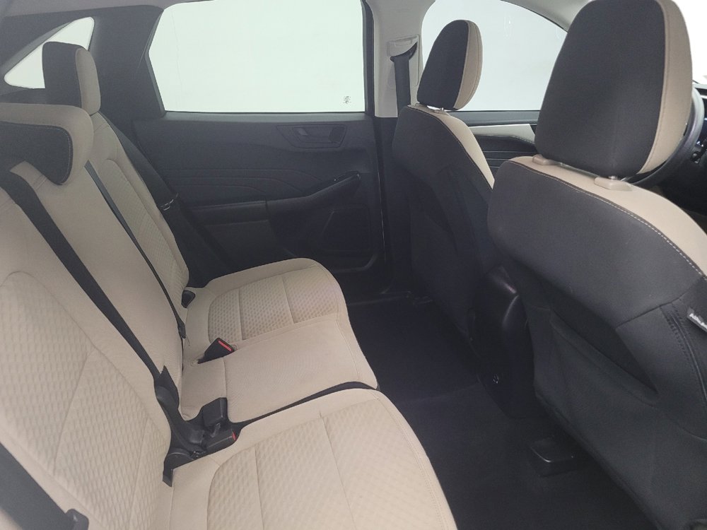 Used 2022 Ford Escape SE image 19