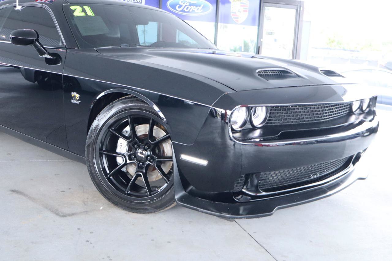 Used 2021 Dodge Challenger R/T Scat Pack w/ Driver Convenience Group RWD image 2