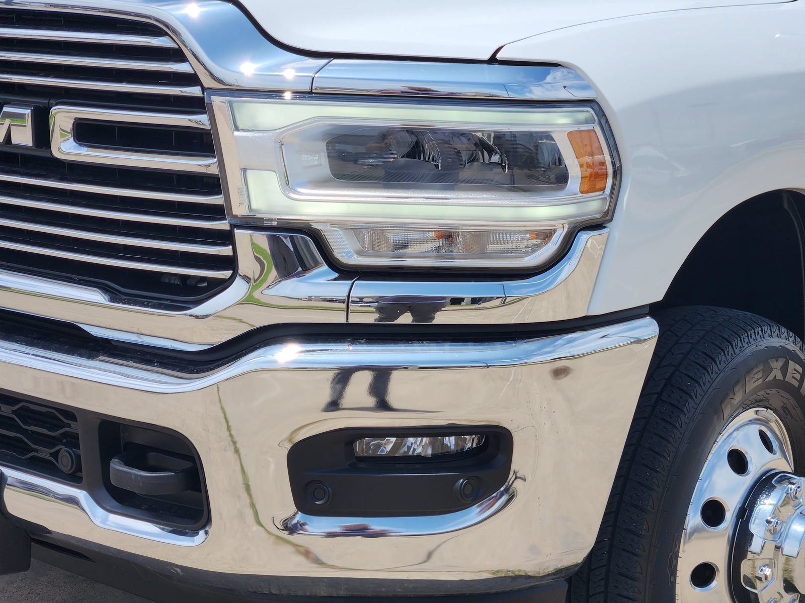Used 2024 RAM 3500 Laramie w/ Chrome Bumper Package AWD/4WD image 9
