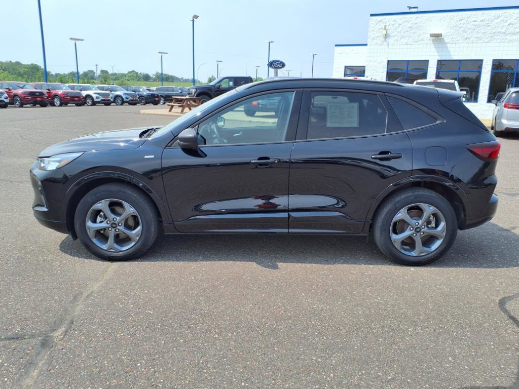 Certified 2024 Ford Escape ST-Line image 2