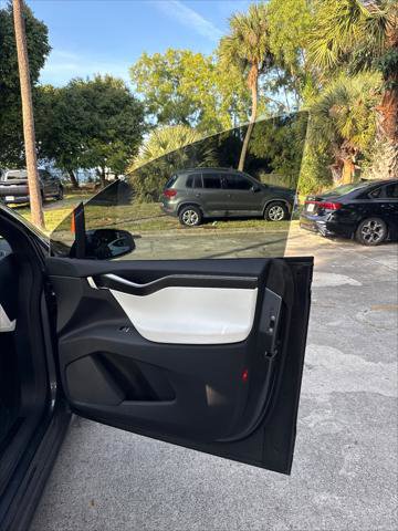 Used 2018 Tesla Model X 100D image 18