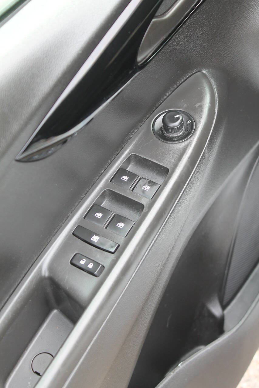 Used 2021 Chevrolet Spark LT image 10