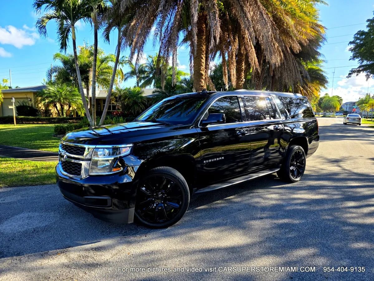Used 2018 Chevrolet Suburban LT RWD image 4