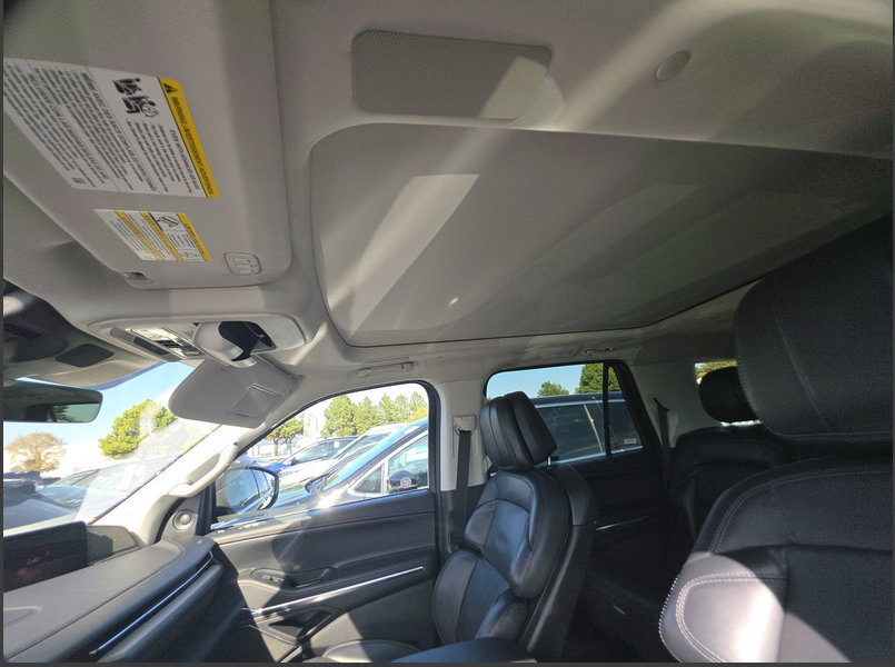 Used 2025 Lincoln Navigator Reserve AWD/4WD image 5