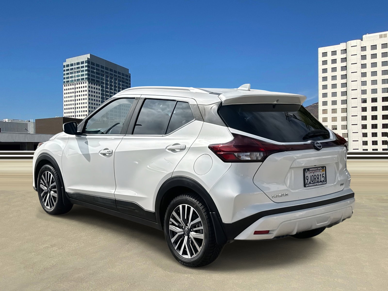 Used 2023 Nissan Kicks SV image 3