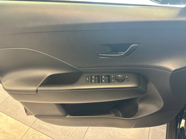 Used 2025 Hyundai Kona SE AWD/4WD image 19