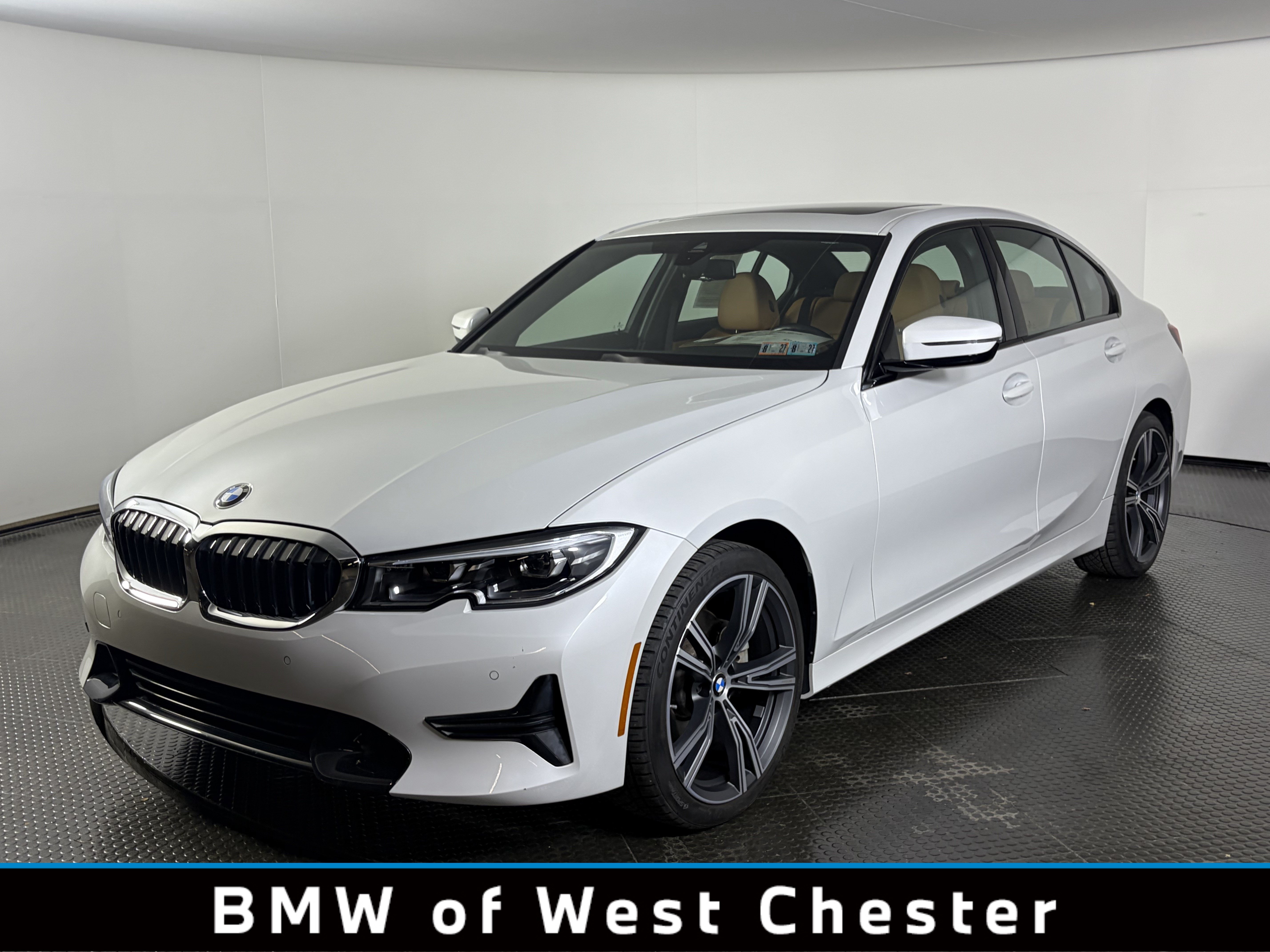 Certified 2022 BMW 330i xDrive Sedan w/ Premium Package 2 AWD/4WD image 1