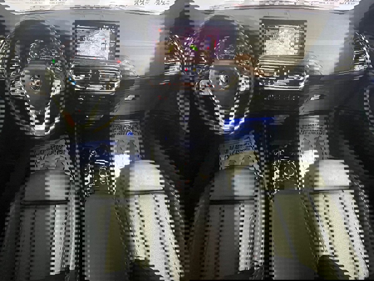 Used 2023 BMW X4 xDrive30i w/ Parking Assistance Package image 21