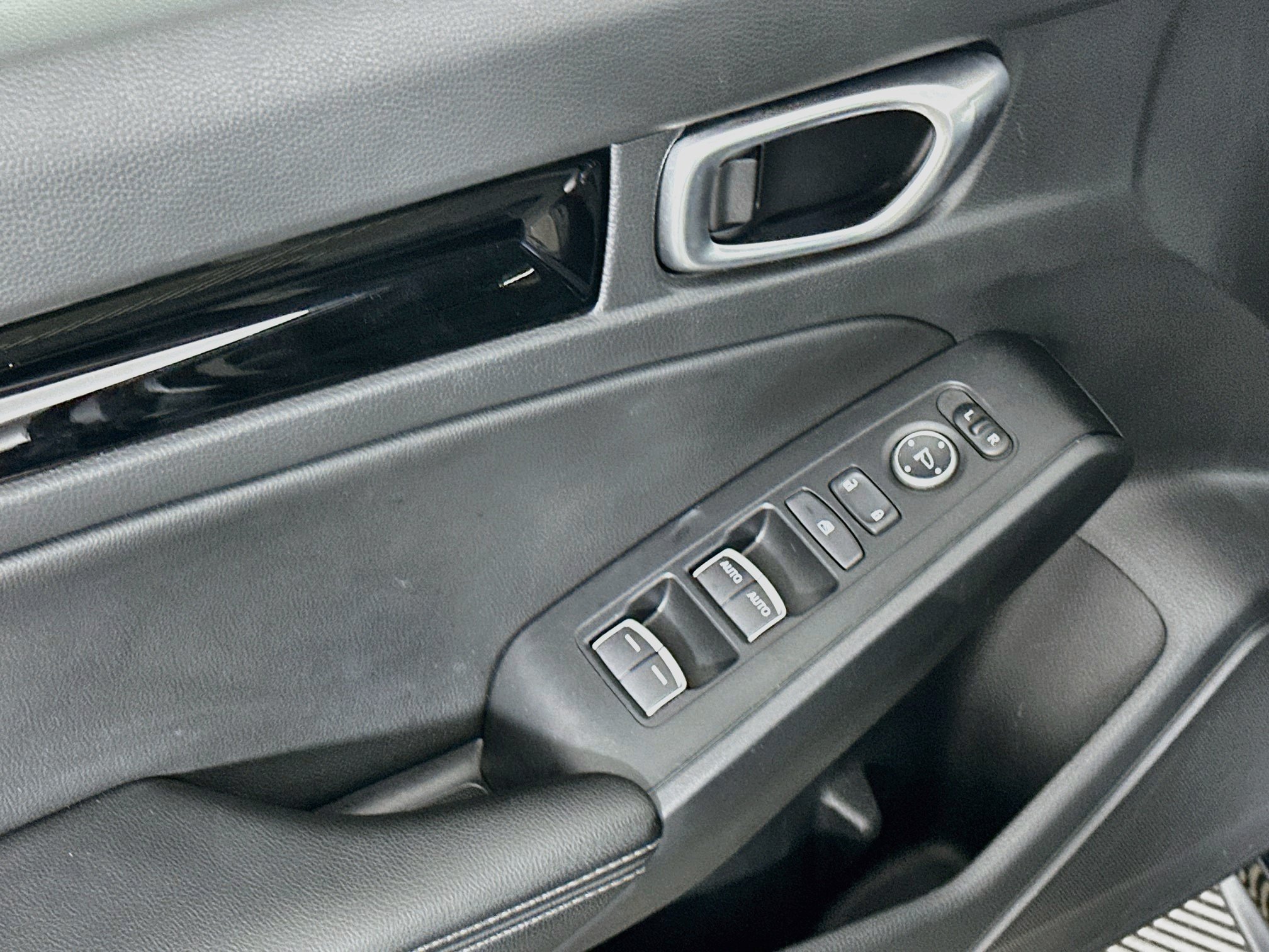Used 2023 Honda Civic EX-L image 15
