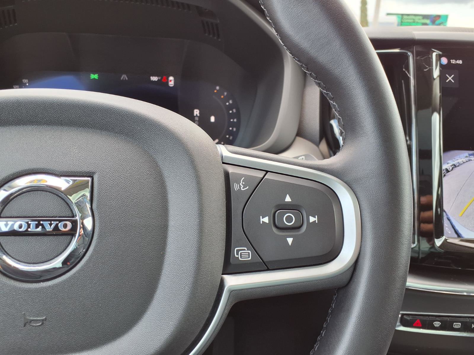 Certified 2025 Volvo XC60 B5 Core AWD/4WD image 29