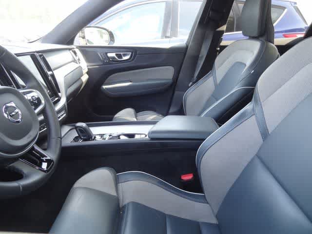 Used 2022 Volvo XC60 B5 R-Design AWD/4WD image 8