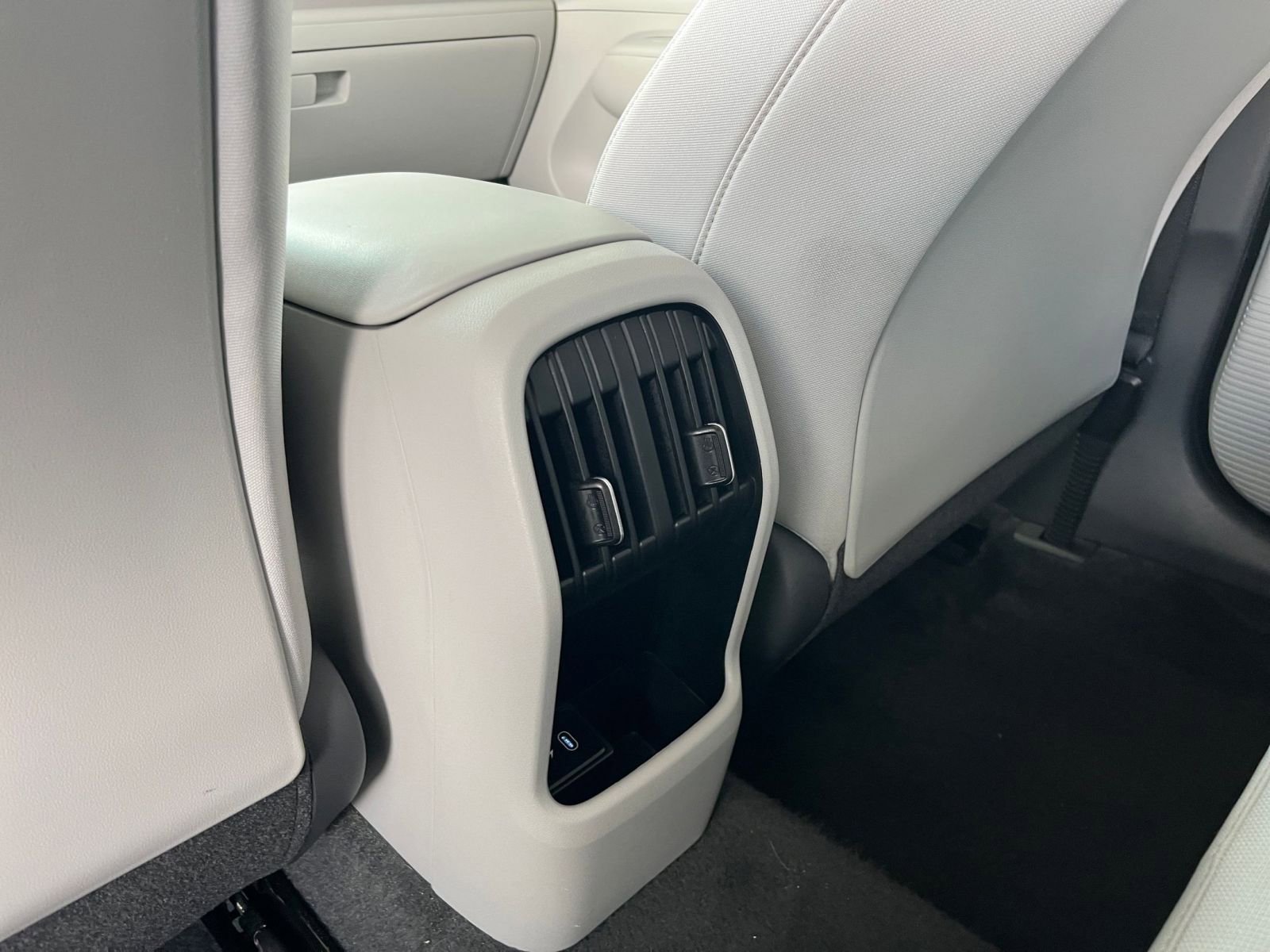 Used 2025 Hyundai Kona SEL image 23