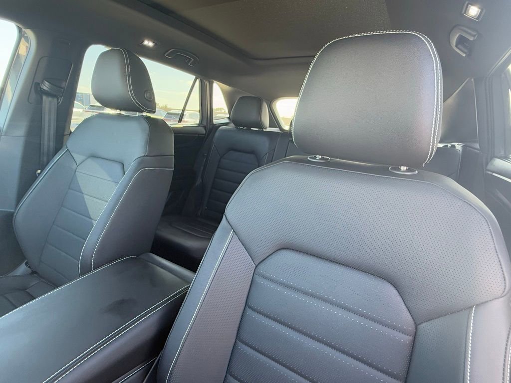 New 2026 Volkswagen Atlas Cross Sport SEL R-Line image 10