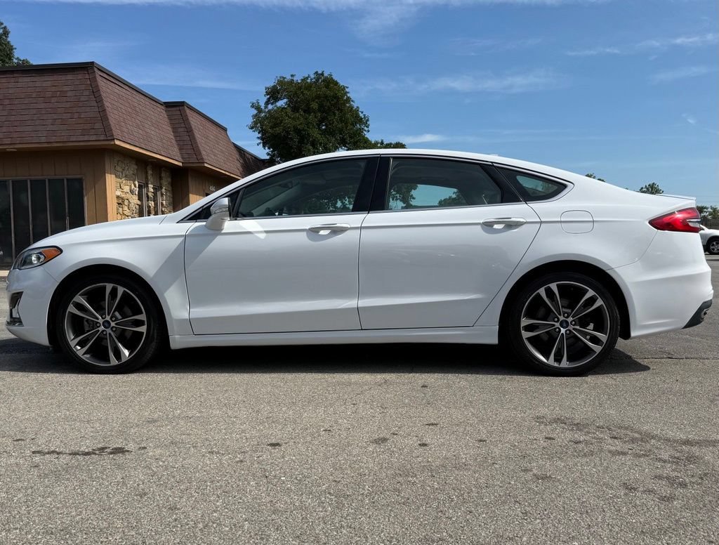 Used 2019 Ford Fusion Titanium AWD/4WD image 2
