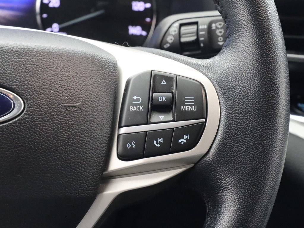 Used 2022 Ford Explorer XLT w/ Equipment Group 202A AWD/4WD image 18