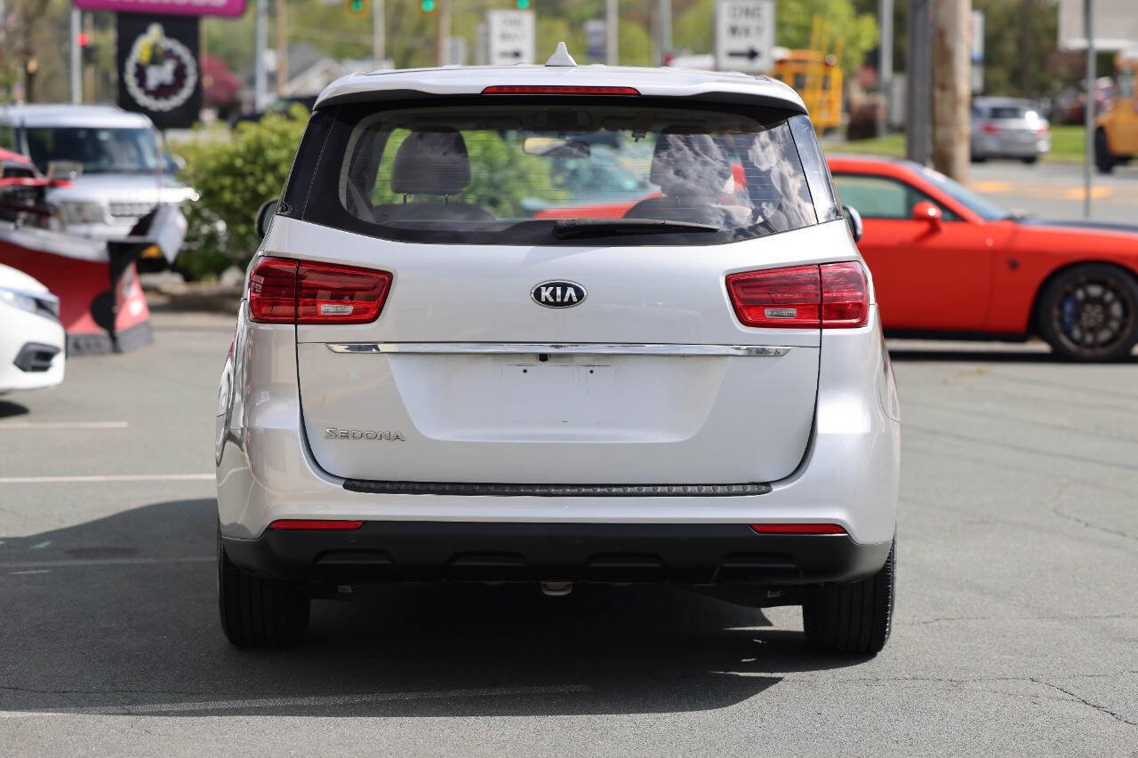 Used 2019 Kia Sedona L FWD image 5