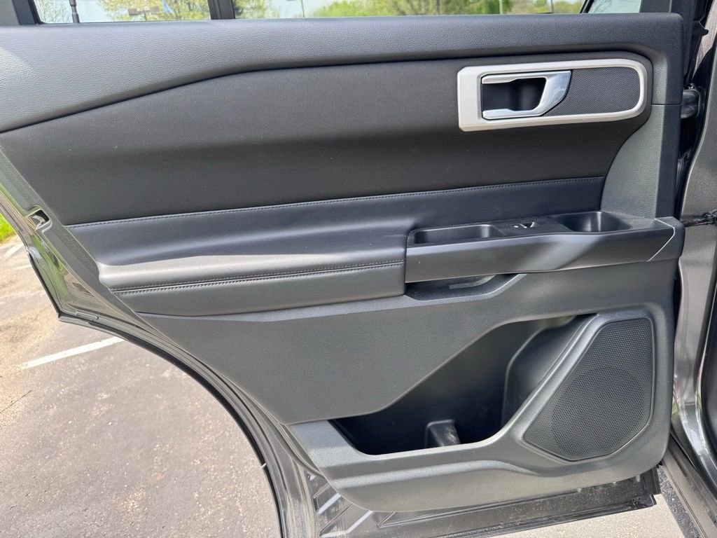 Used 2020 Ford Explorer XLT AWD/4WD image 15