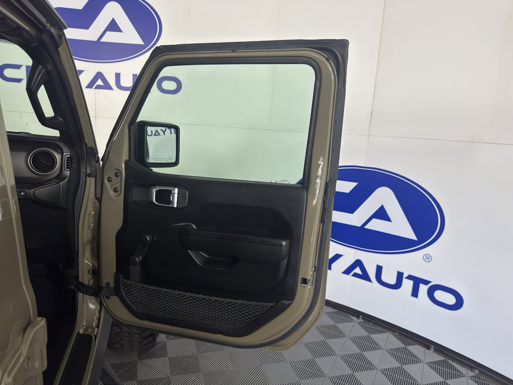 Used 2020 Jeep Gladiator Sport image 40