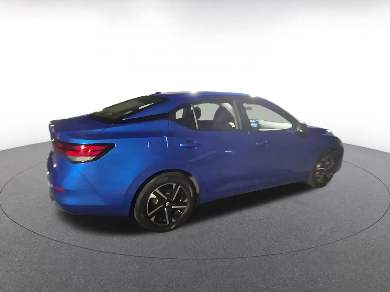 Used 2025 Nissan Sentra SV FWD image 14