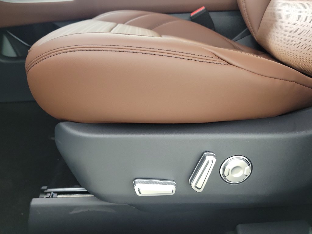 New 2026 Lincoln Nautilus Reserve AWD/4WD image 21