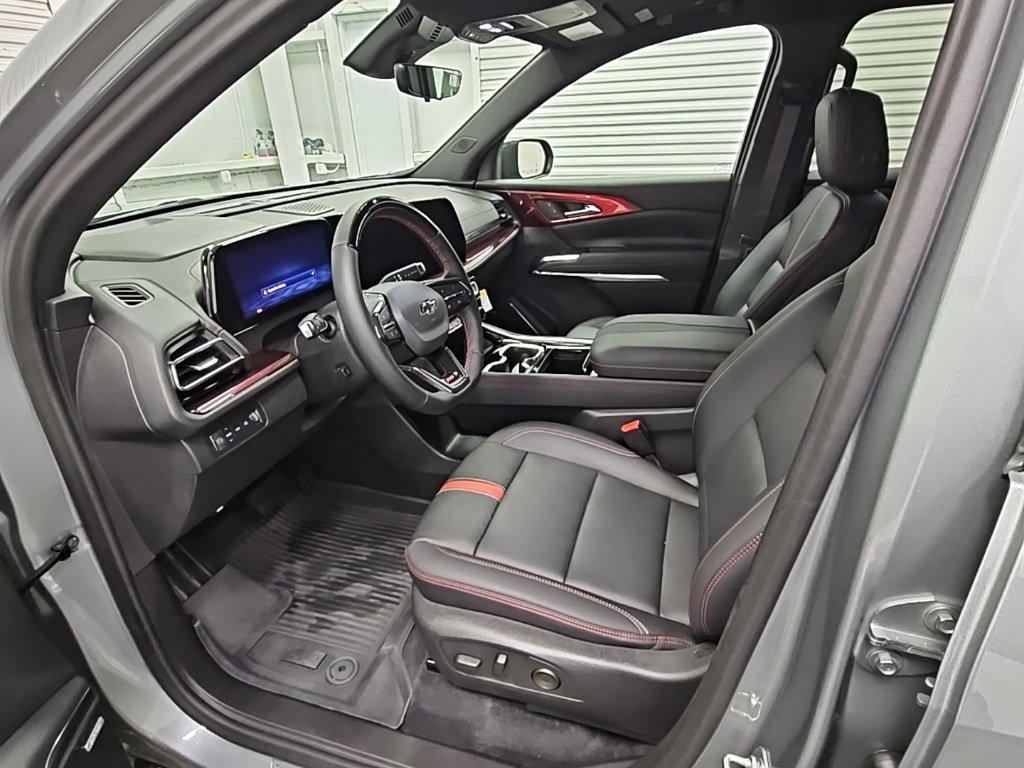 Used 2024 Chevrolet Traverse RS w/ LPO, Floor Liner Package image 10