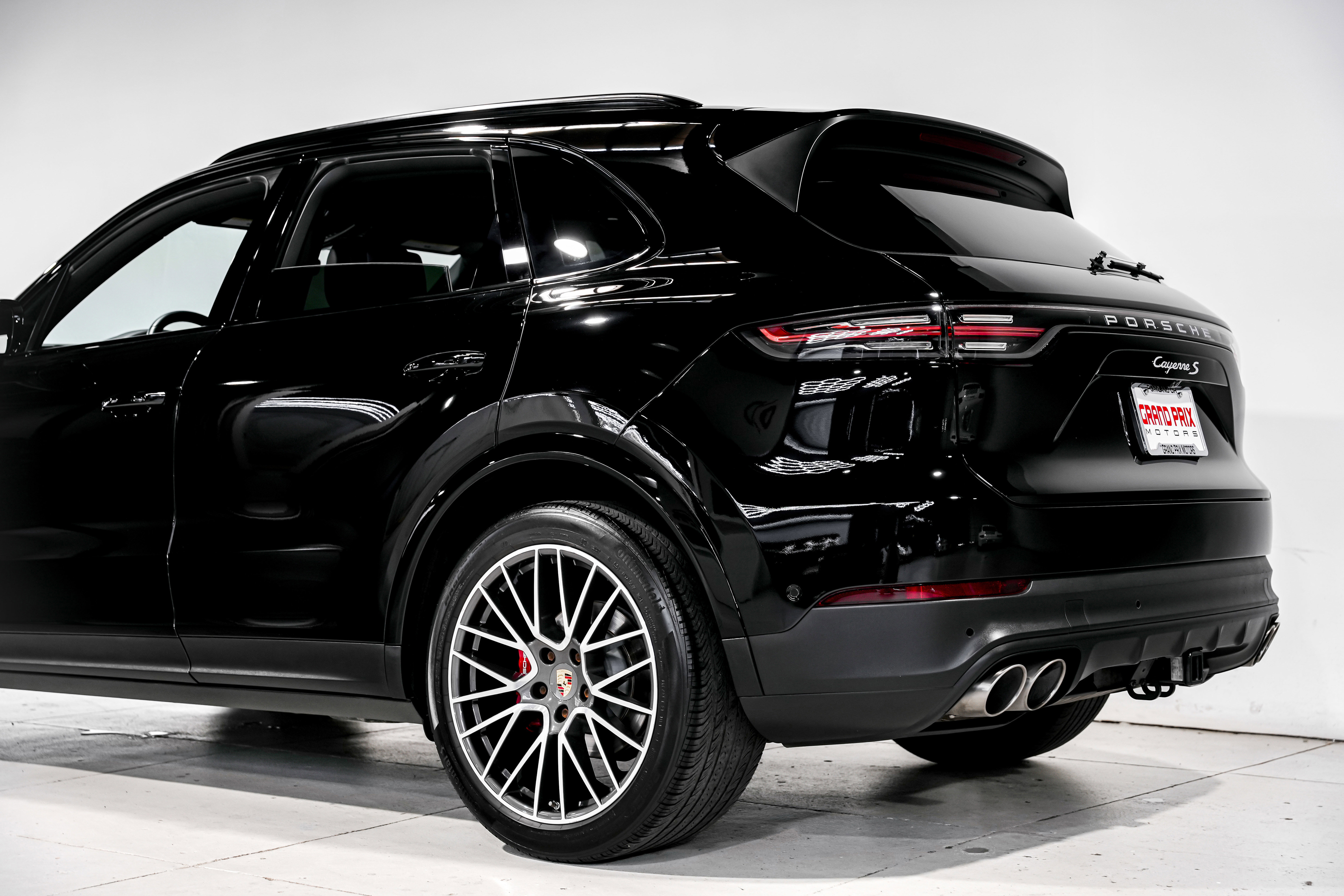 Used 2022 Porsche Cayenne S image 37