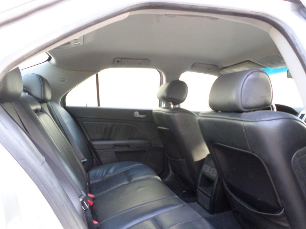 Used 2005 Cadillac STS w/ Preferred Equipment Group RWD image 9