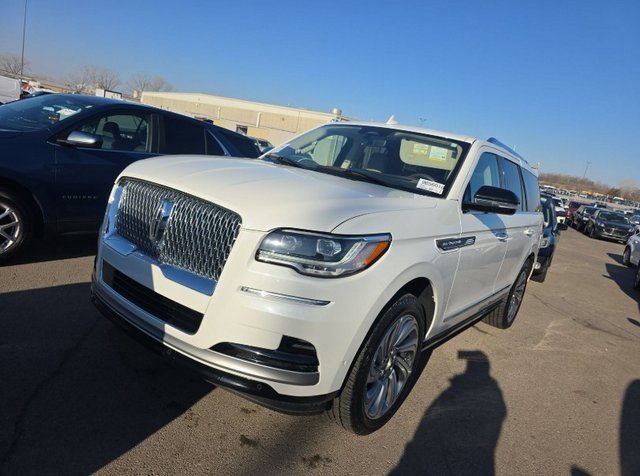 Used 2024 Lincoln Navigator Reserve video 2