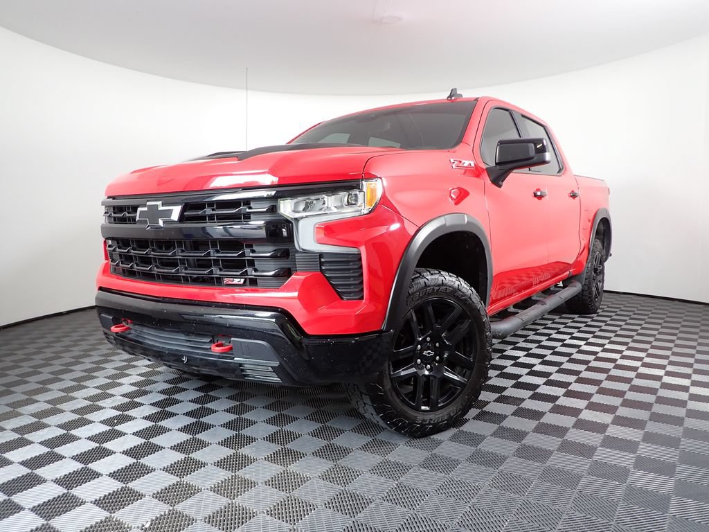 Used 2024 Chevrolet Silverado 1500 LT Trail Boss w/ Convenience Package II AWD/4WD image 2