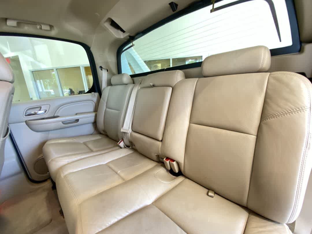 Used 2011 Cadillac Escalade EXT Luxury AWD/4WD image 25
