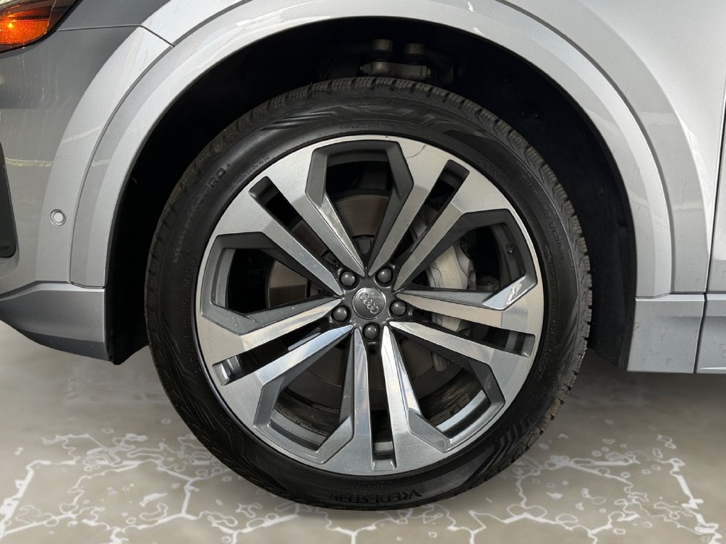 Used 2019 Audi Q8 Prestige w/ Towing Package AWD/4WD image 14
