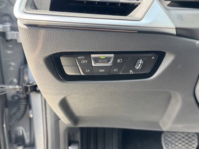 Certified 2023 BMW 330i xDrive Sedan w/ Parking Assistance Package image 16