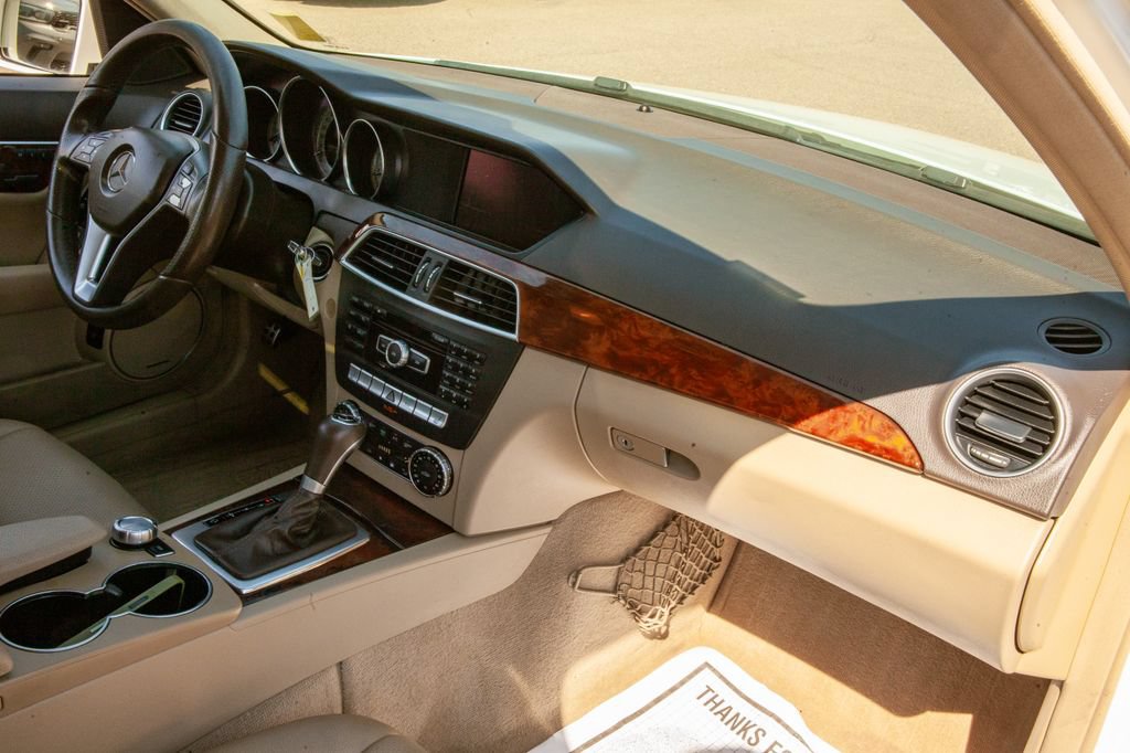 Used 2014 Mercedes-Benz C 300 4MATIC Sedan image 11
