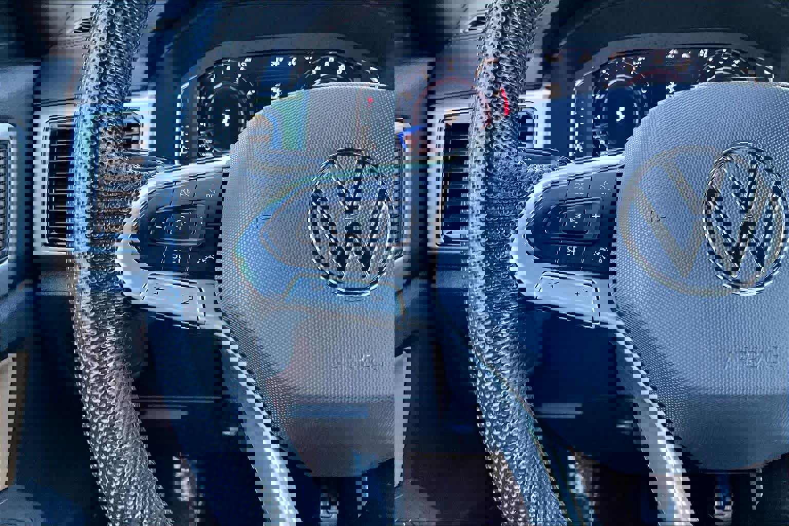 Used 2023 Volkswagen Atlas Cross Sport SEL Premium R-Line image 23